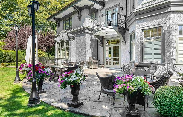 3937 Osler Street Shaughnessy