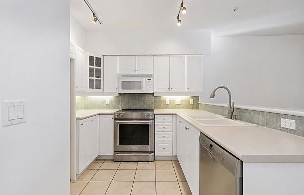 104 2755 Maple Street Kitsilano