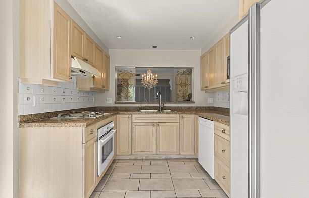 412 618 W 45th Avenue Oakridge VW