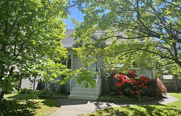 162 W 43rd Avenue Oakridge VW