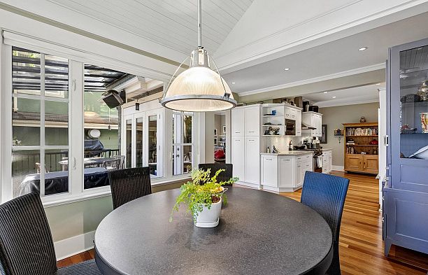 2997 W 38th Avenue Kerrisdale