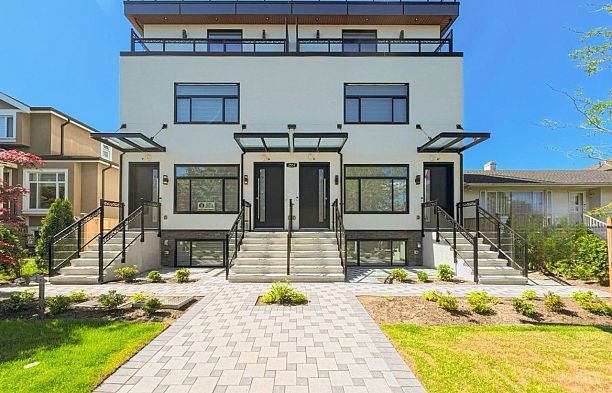 2 2557 W King Edward Avenue Arbutus