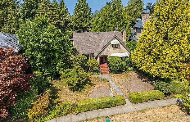 6857 Laburnum Street Kerrisdale