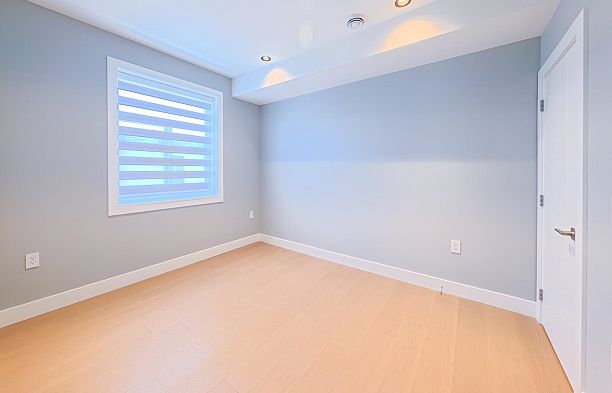 2 2557 W King Edward Avenue Arbutus