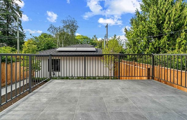 2 3813 W 16th Avenue Point Grey