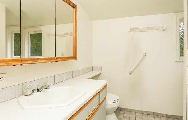 6857 Laburnum Street Kerrisdale