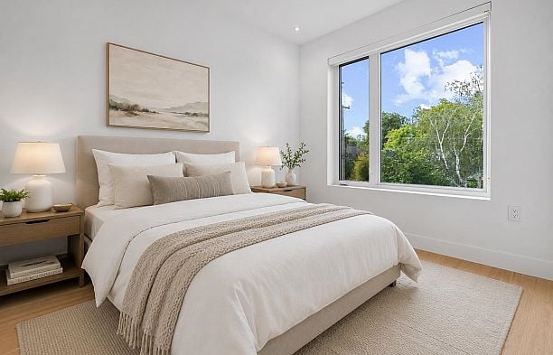 2 3813 W 16th Avenue Point Grey