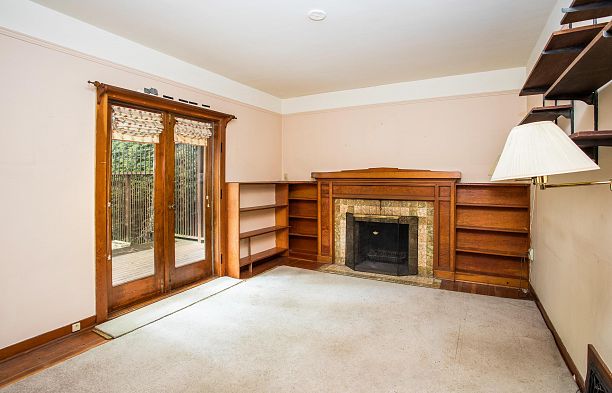 6857 Laburnum Street Kerrisdale