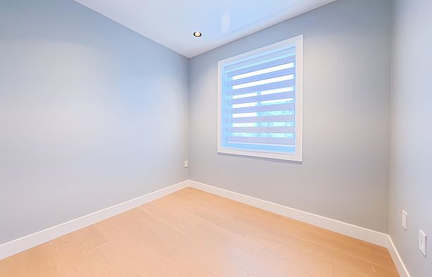 2 2557 W King Edward Avenue Arbutus