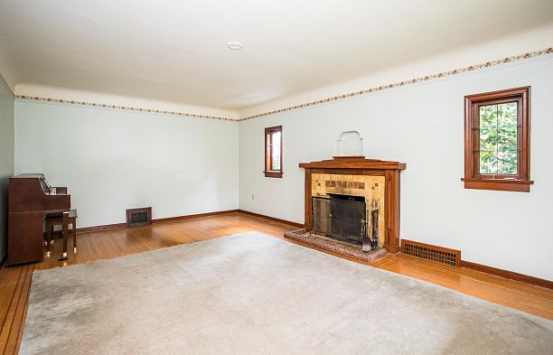 6857 Laburnum Street Kerrisdale