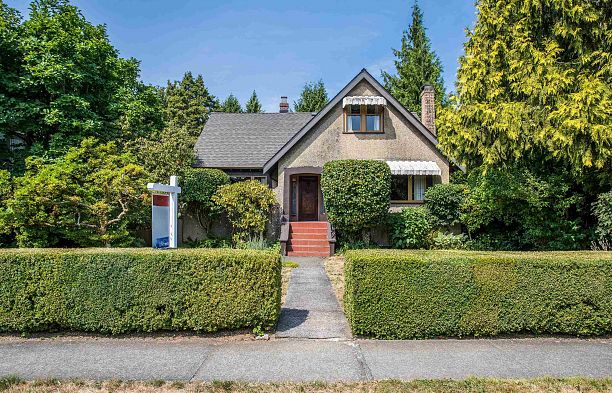 6857 Laburnum Street Kerrisdale