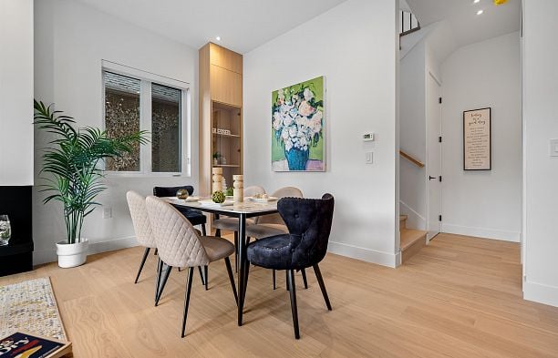 2 3813 W 16th Avenue Point Grey