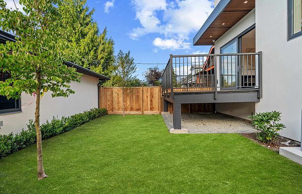 2 3813 W 16th Avenue Point Grey