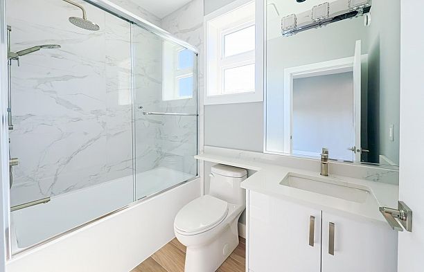 2 2557 W King Edward Avenue Arbutus