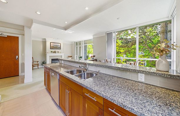 305 4759 Valley Drive Quilchena