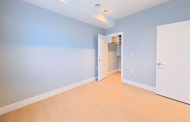 2 2557 W King Edward Avenue Arbutus