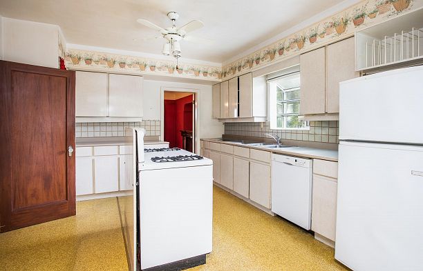 6857 Laburnum Street Kerrisdale