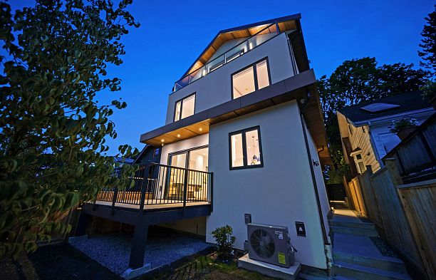 2 3813 W 16th Avenue Point Grey