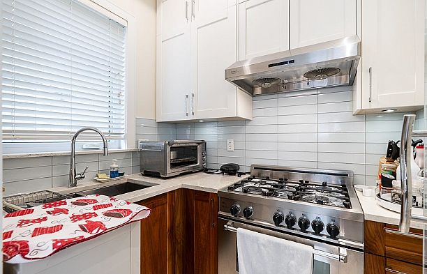 152 W 48th Avenue Oakridge VW