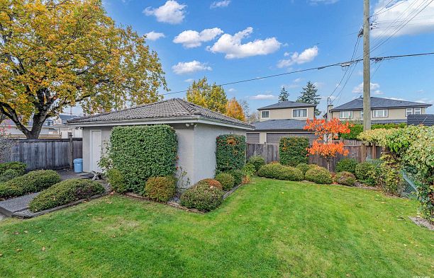 195 W 45th Avenue Oakridge VW