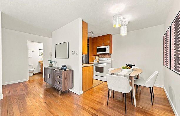 208 3787 W 4th Avenue Point Grey