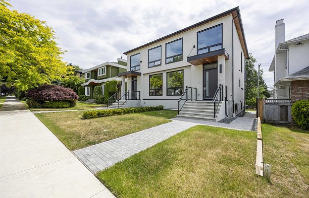 2230 W 21st Avenue Arbutus