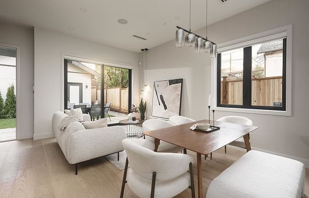 2 2637 W 12th Avenue Kitsilano
