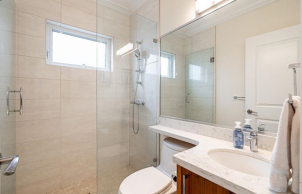 152 W 48th Avenue Oakridge VW