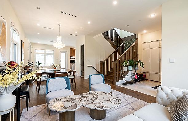 152 W 48th Avenue Oakridge VW