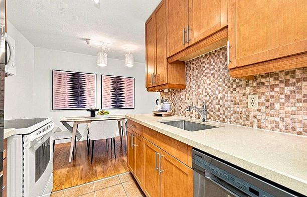 208 3787 W 4th Avenue Point Grey