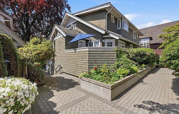 5338 Larch Street Kerrisdale