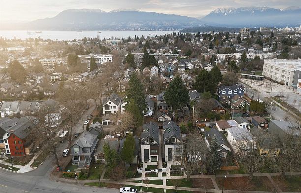 1 2637 W 12th Avenue Kitsilano