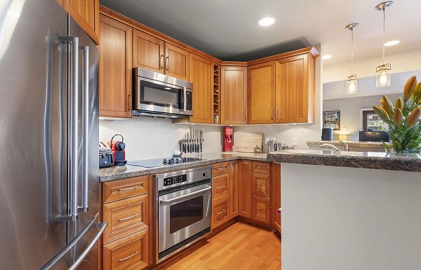102 2535 York Avenue Kitsilano