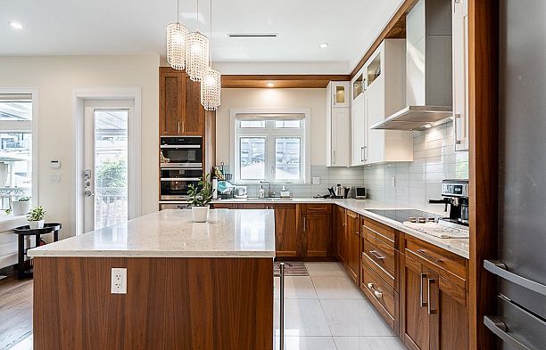 152 W 48th Avenue Oakridge VW