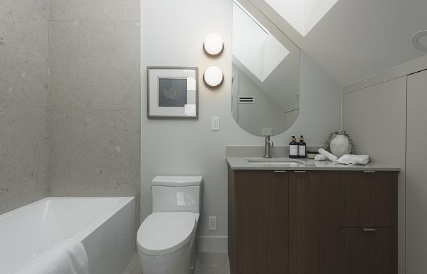 1 2637 W 12th Avenue Kitsilano