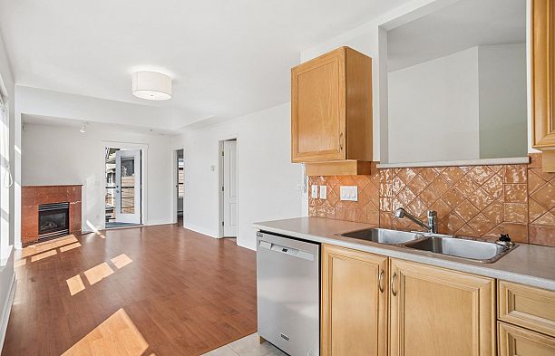 305 2119 Yew Street Kitsilano