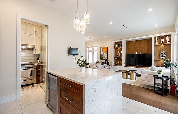 152 W 48th Avenue Oakridge VW