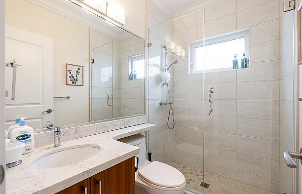 152 W 48th Avenue Oakridge VW