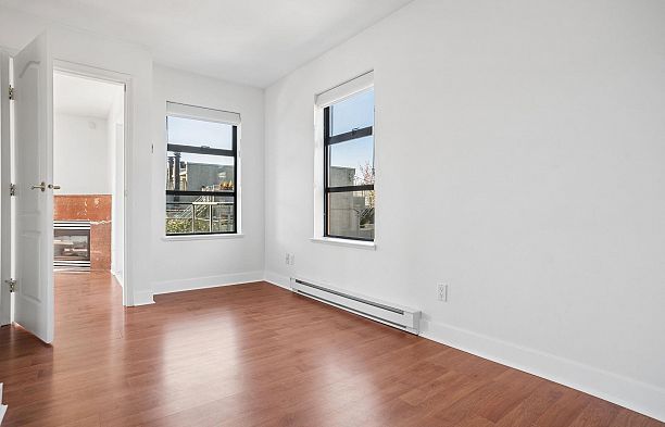 305 2119 Yew Street Kitsilano