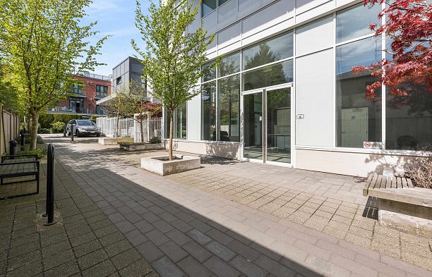 205 6383 Cambie Street Oakridge VW