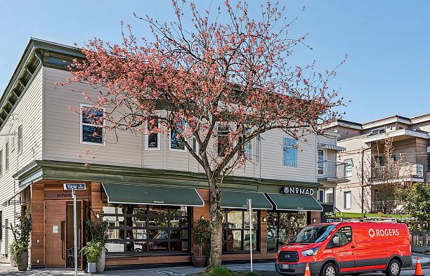 305 2119 Yew Street Kitsilano