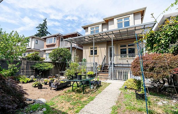 152 W 48th Avenue Oakridge VW