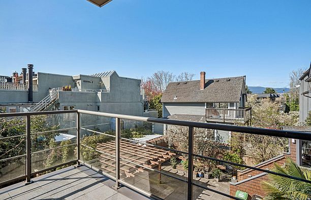 305 2119 Yew Street Kitsilano