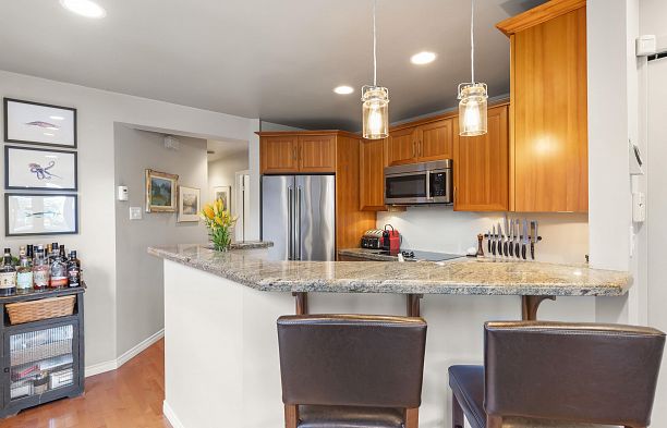 102 2535 York Avenue Kitsilano