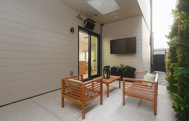 1 2637 W 12th Avenue Kitsilano