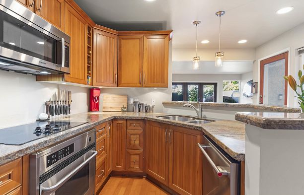 102 2535 York Avenue Kitsilano