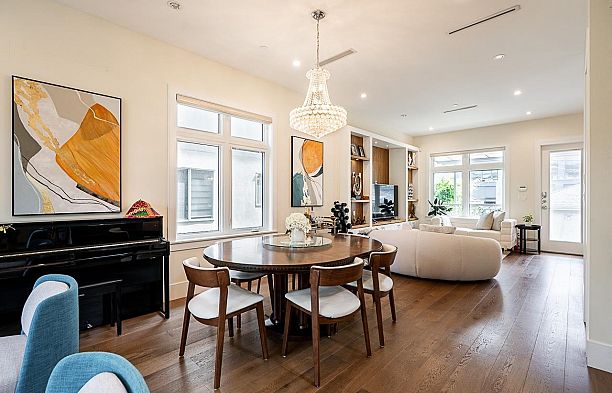 152 W 48th Avenue Oakridge VW