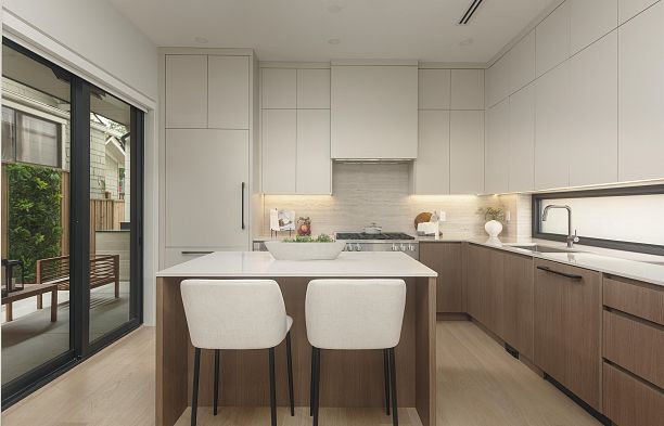 1 2637 W 12th Avenue Kitsilano