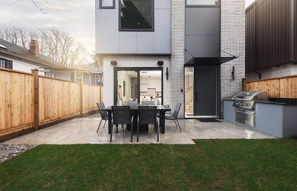 2 2637 W 12th Avenue Kitsilano