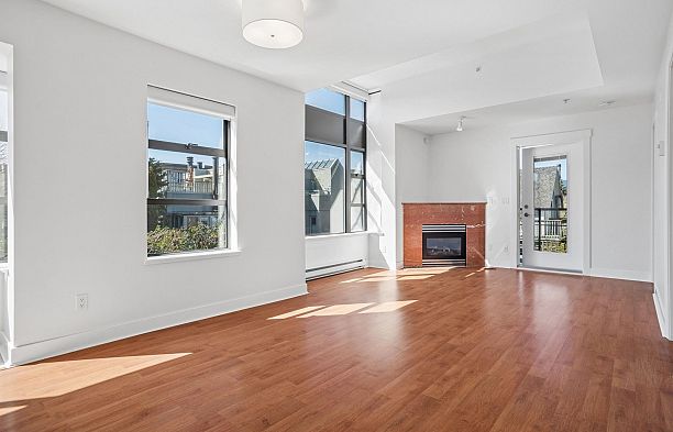 305 2119 Yew Street Kitsilano